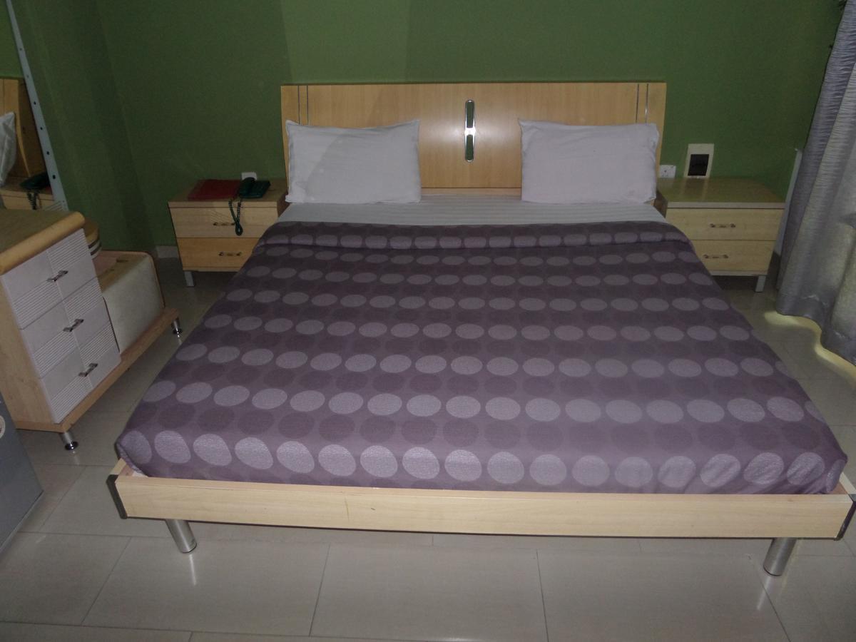 Theodawn Hotels @ Suite 29 Ikeja Eksteriør billede