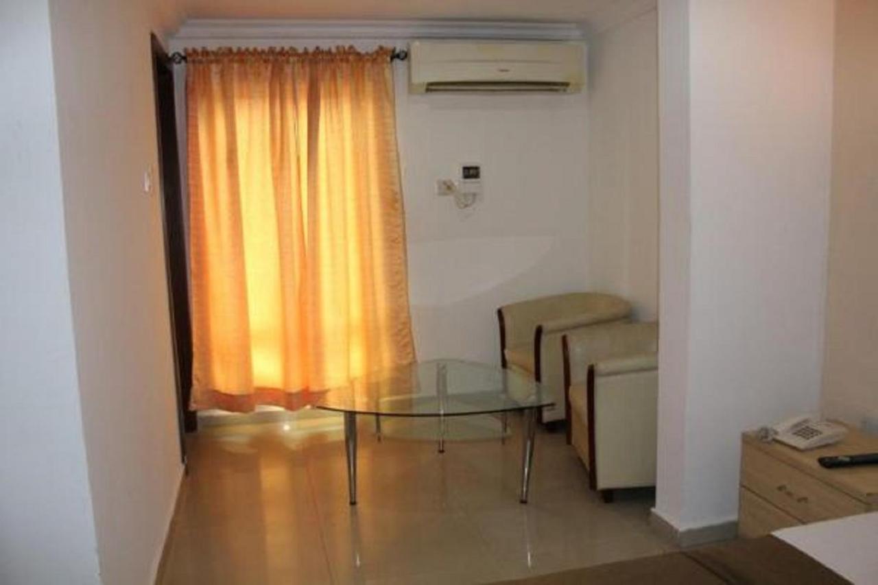 Theodawn Hotels @ Suite 29 Ikeja Eksteriør billede